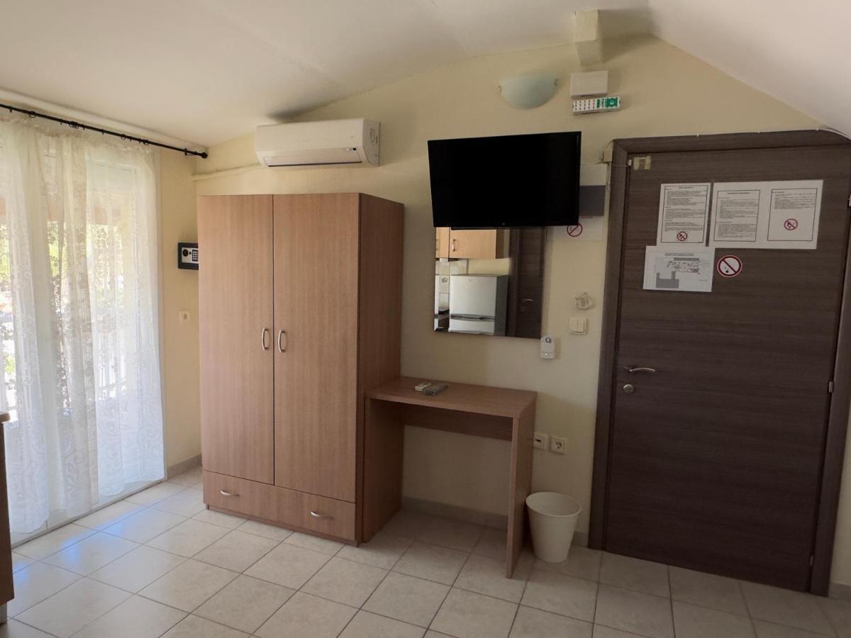 Anna Rooms Nea Vrasna Exterior foto