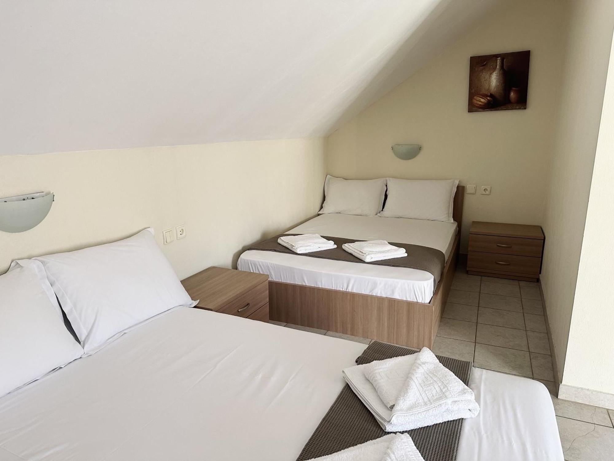 Anna Rooms Nea Vrasna Exterior foto