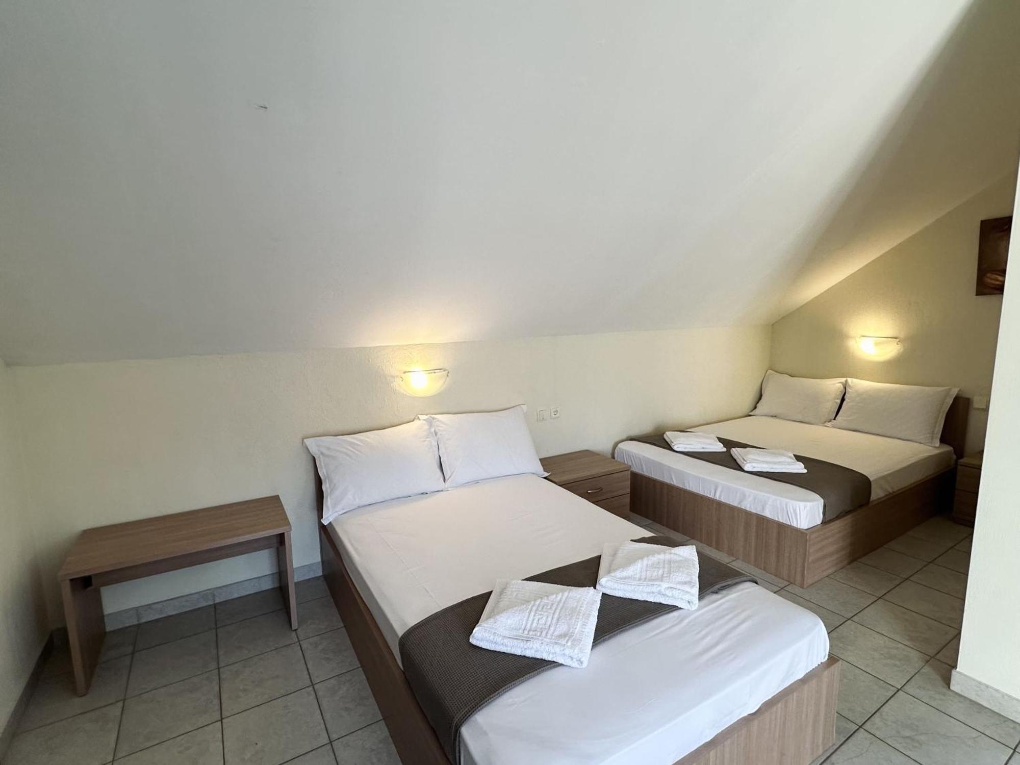 Anna Rooms Nea Vrasna Exterior foto